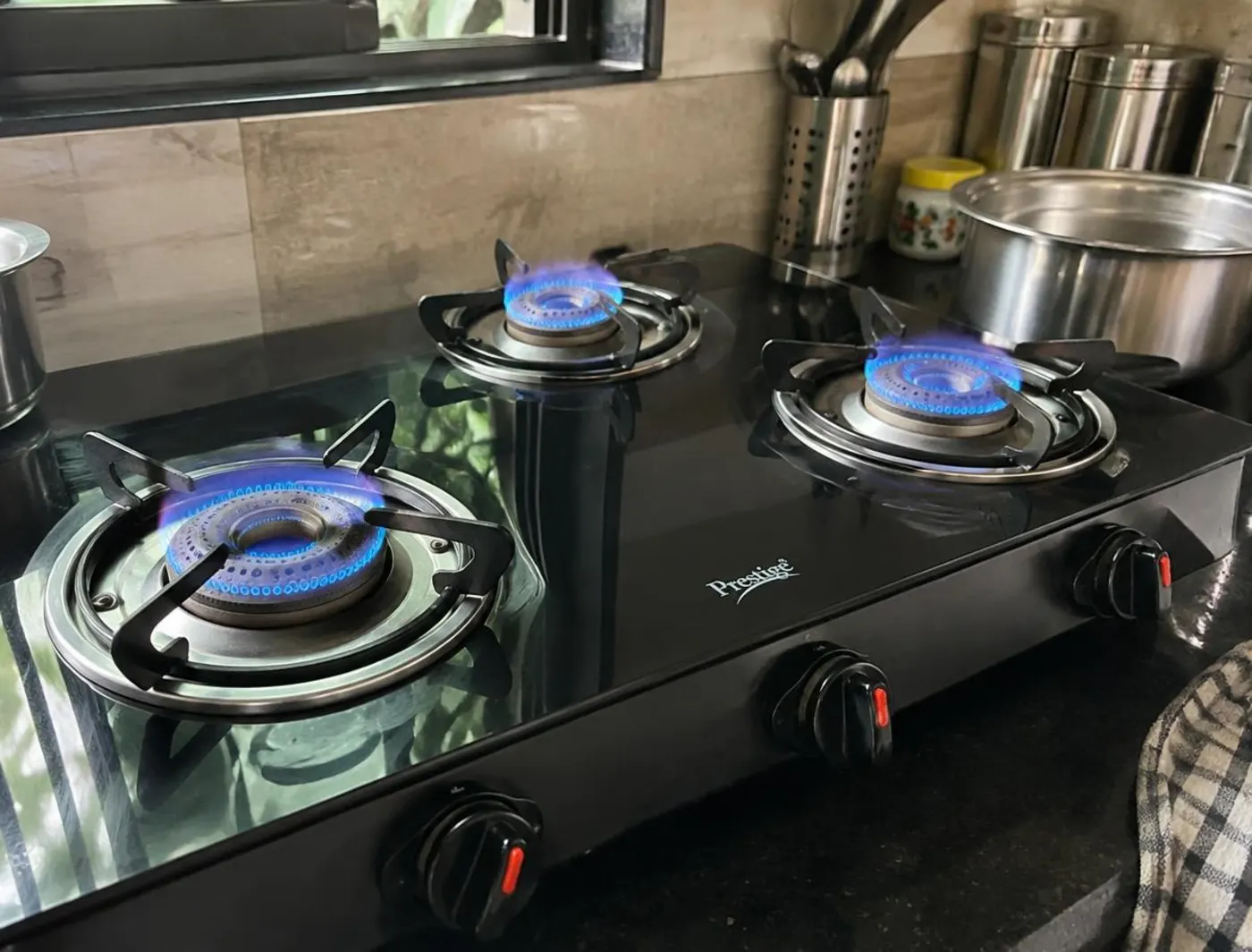 Gas stove with blue flames